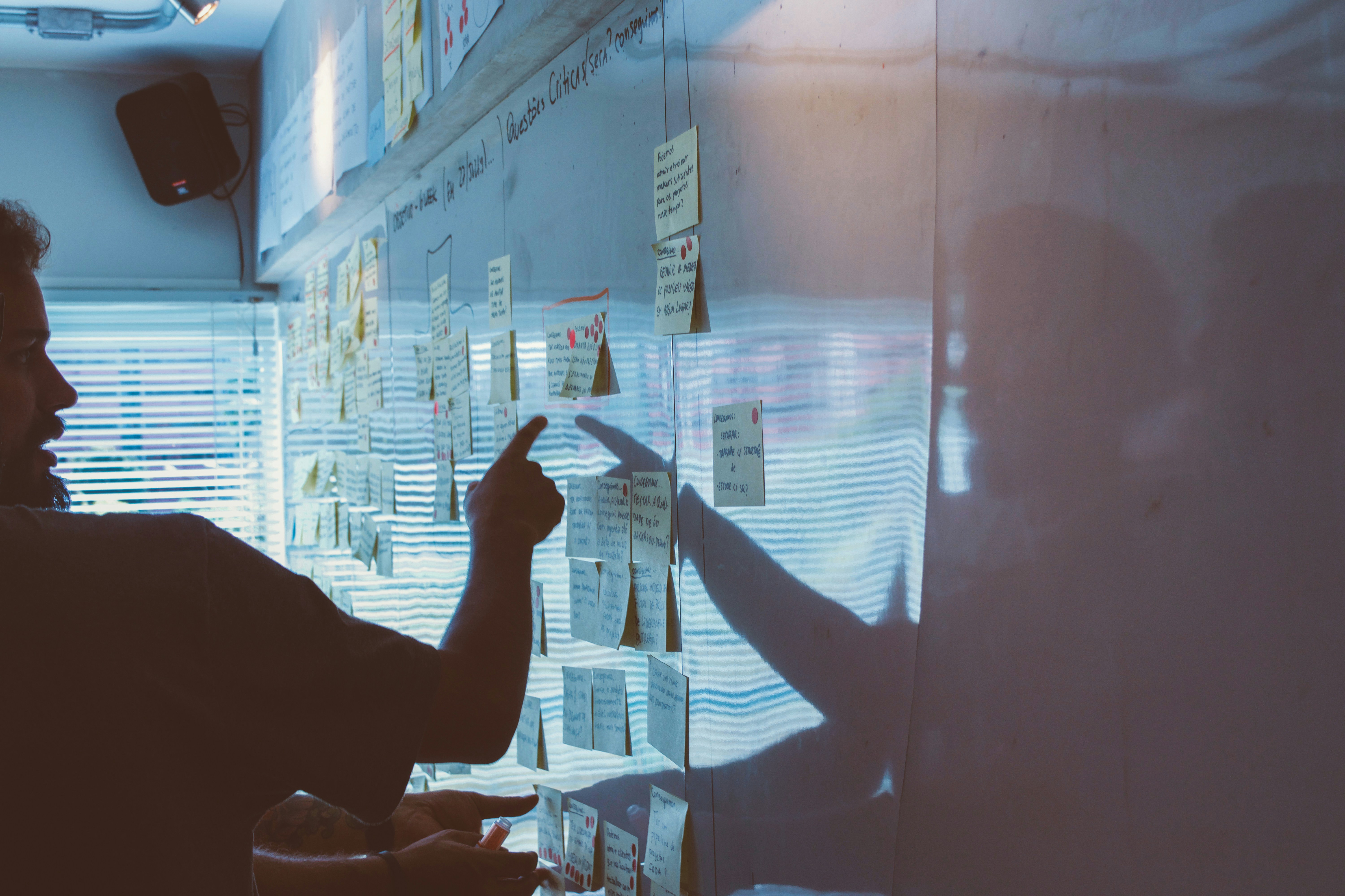 Analisi make or buy per CRM verticale in azienda fintech